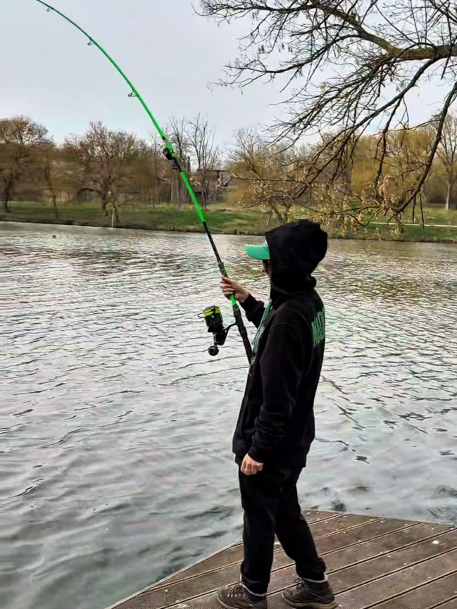 @Erika_fishing💚🖤