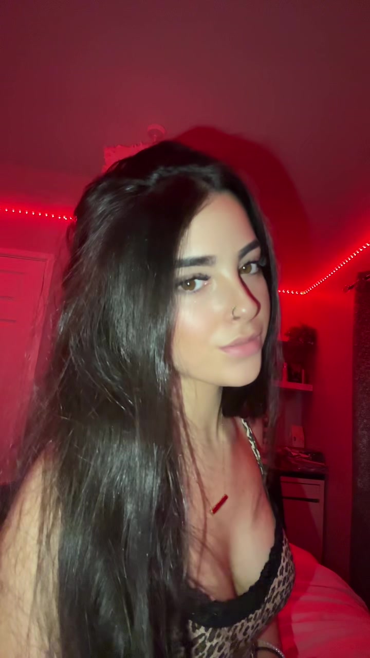@Connie💋
