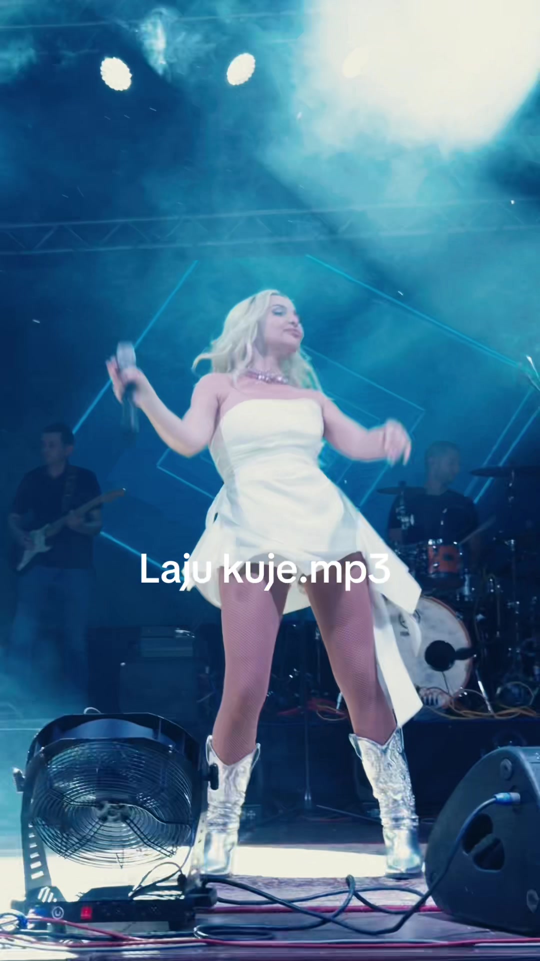 @Maya Berović