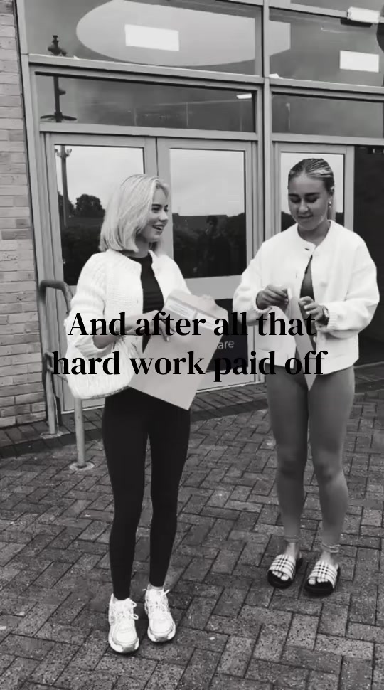 @Hollieleckeyxoxo