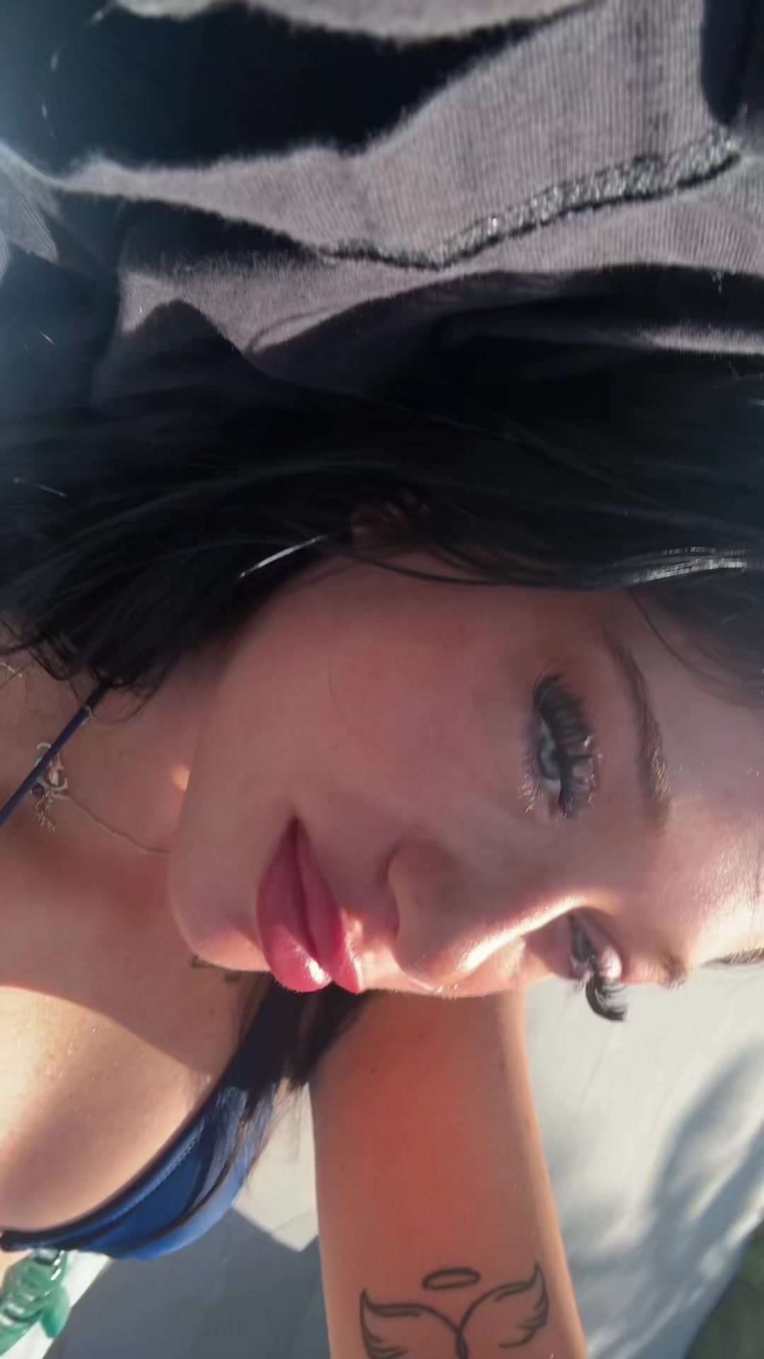@g