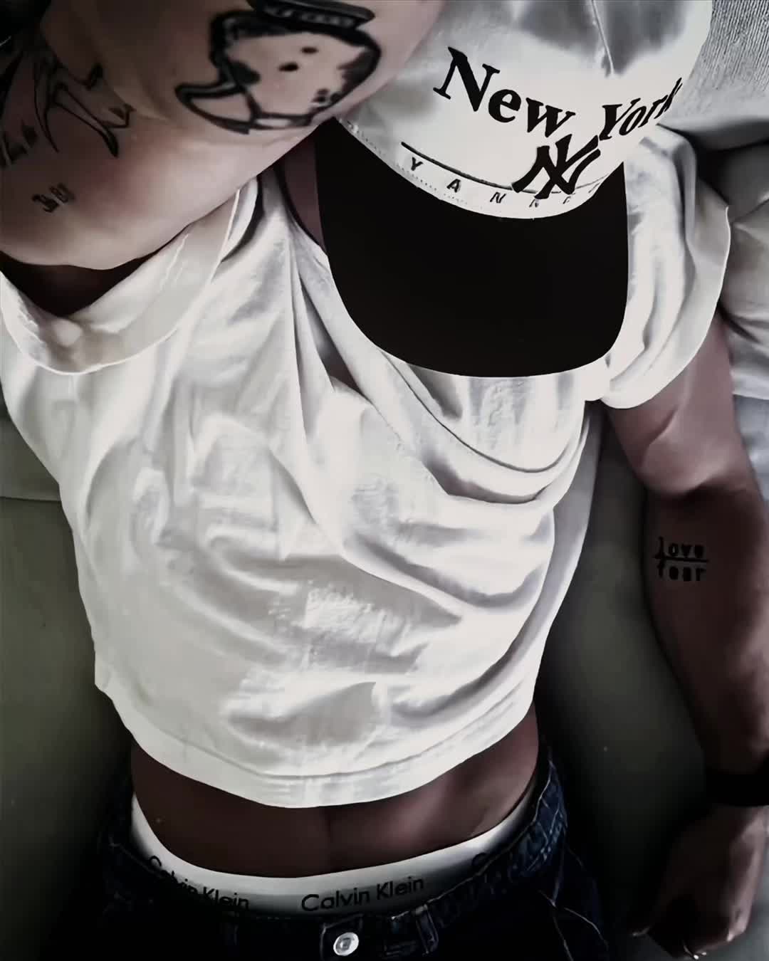 @✮