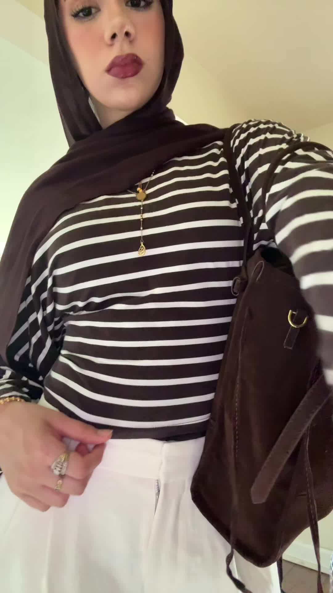 @هنا