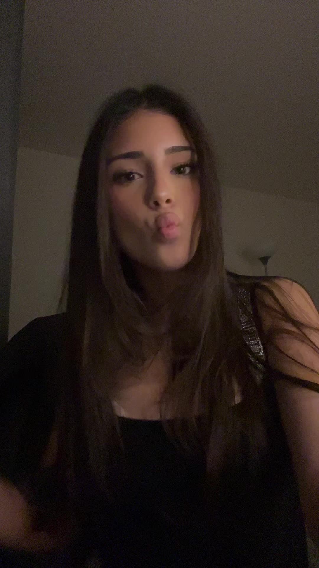 @whooischarlotte