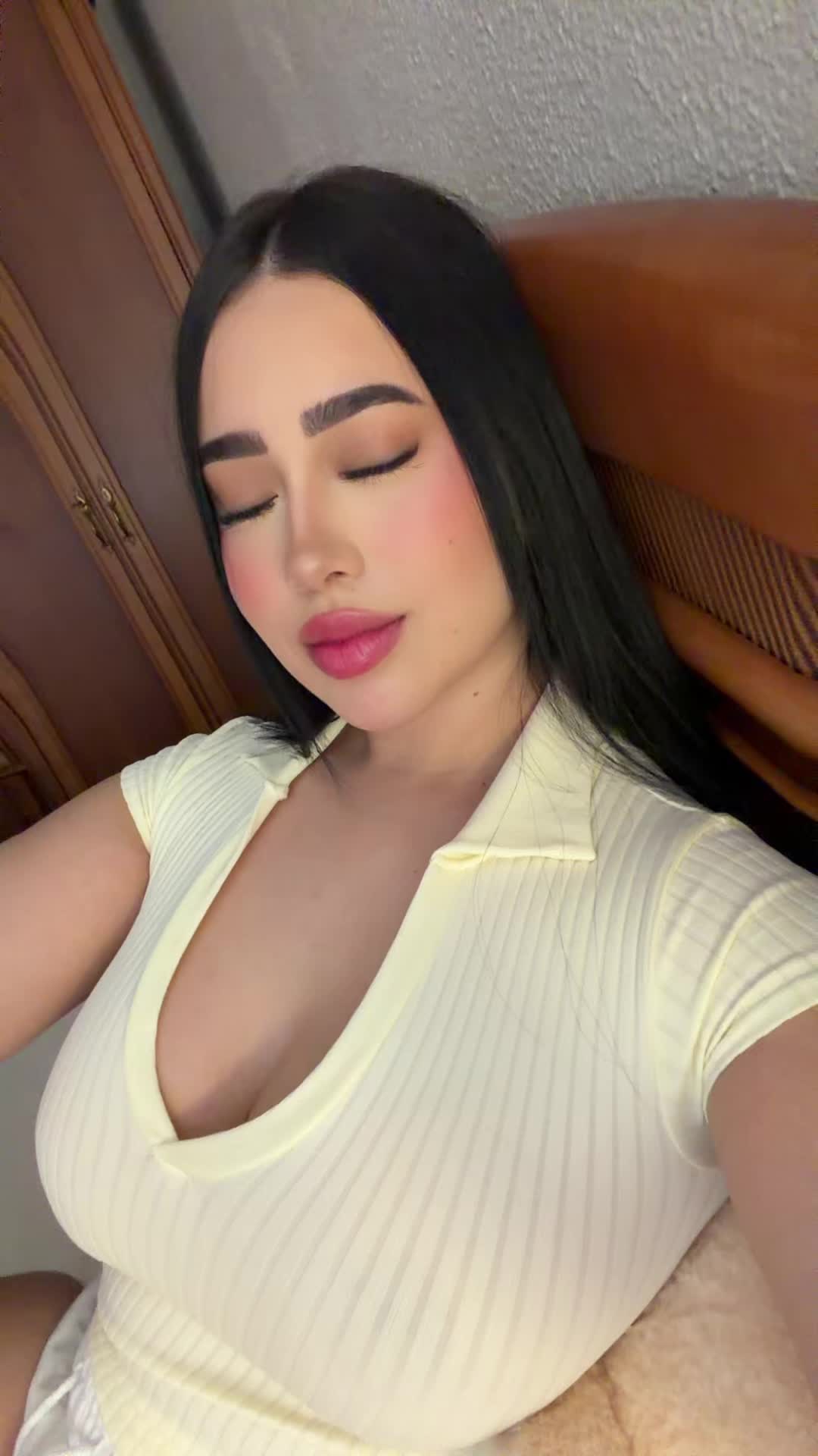 @valesuarezl_2  👑