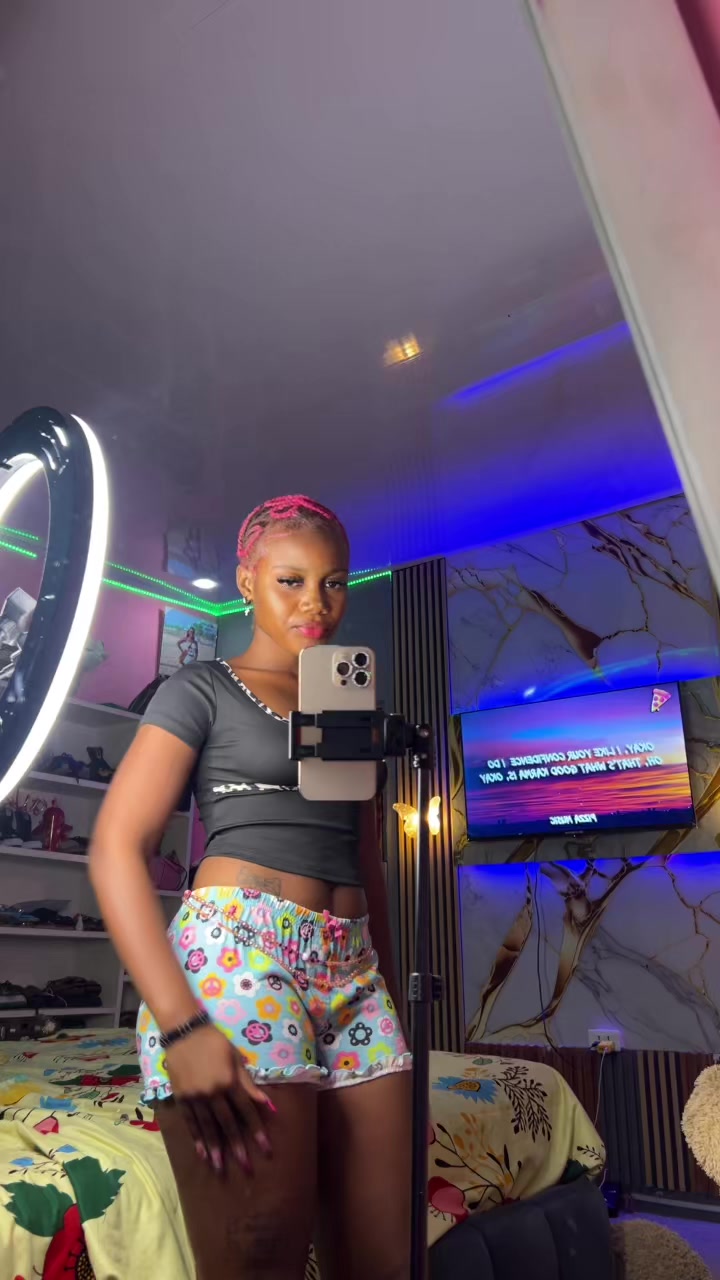 @&Uuml;r f&aacute;v 𝐒𝐡𝐚 𝐋𝐲𝐧🇬🇭🇱🇷