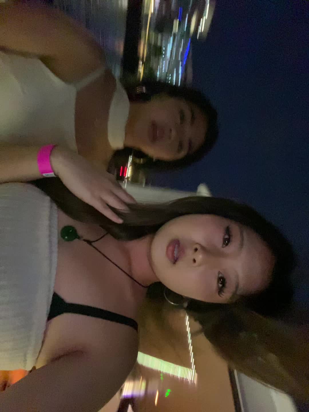 @👽