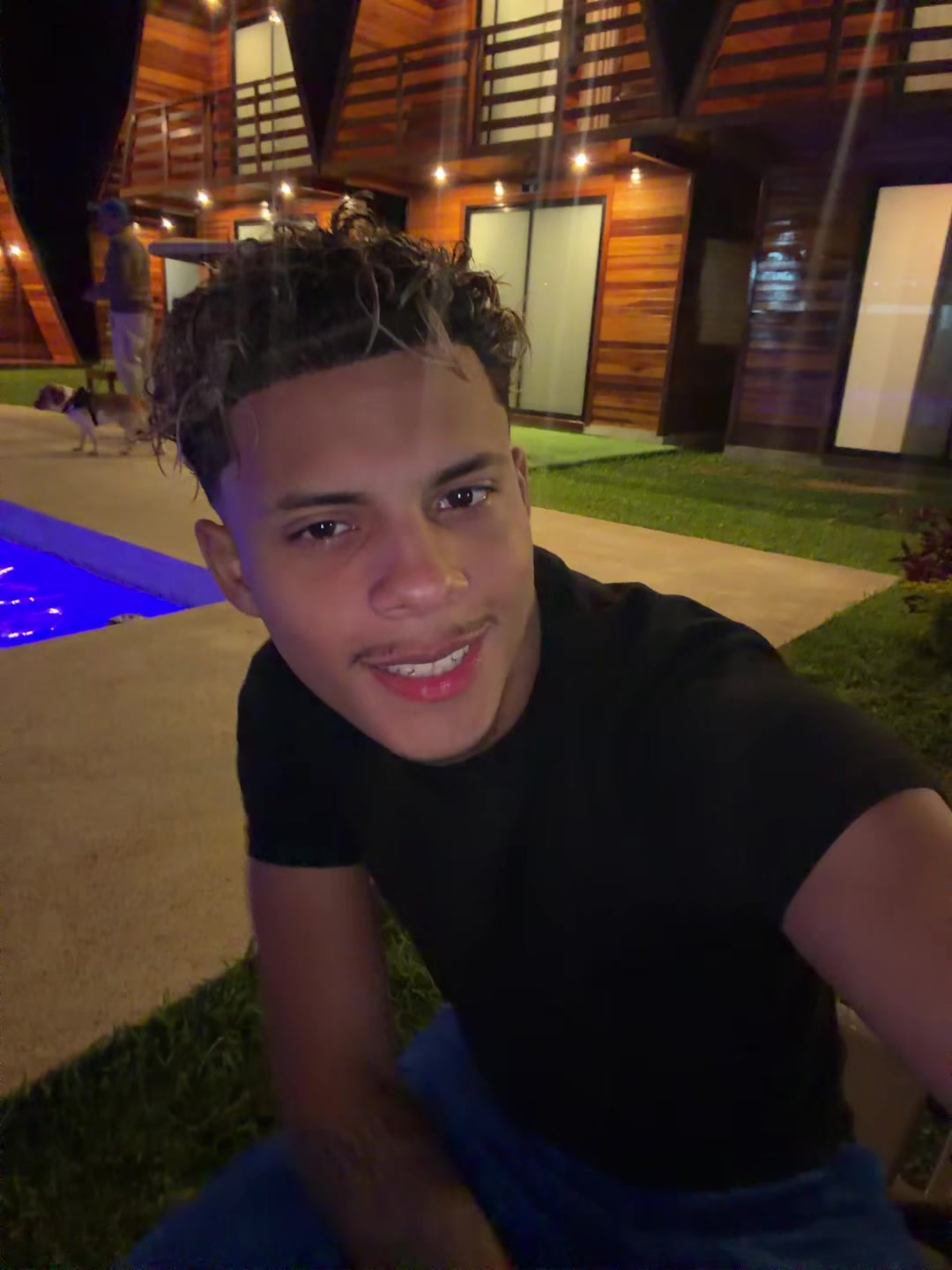 @Soyalejandro