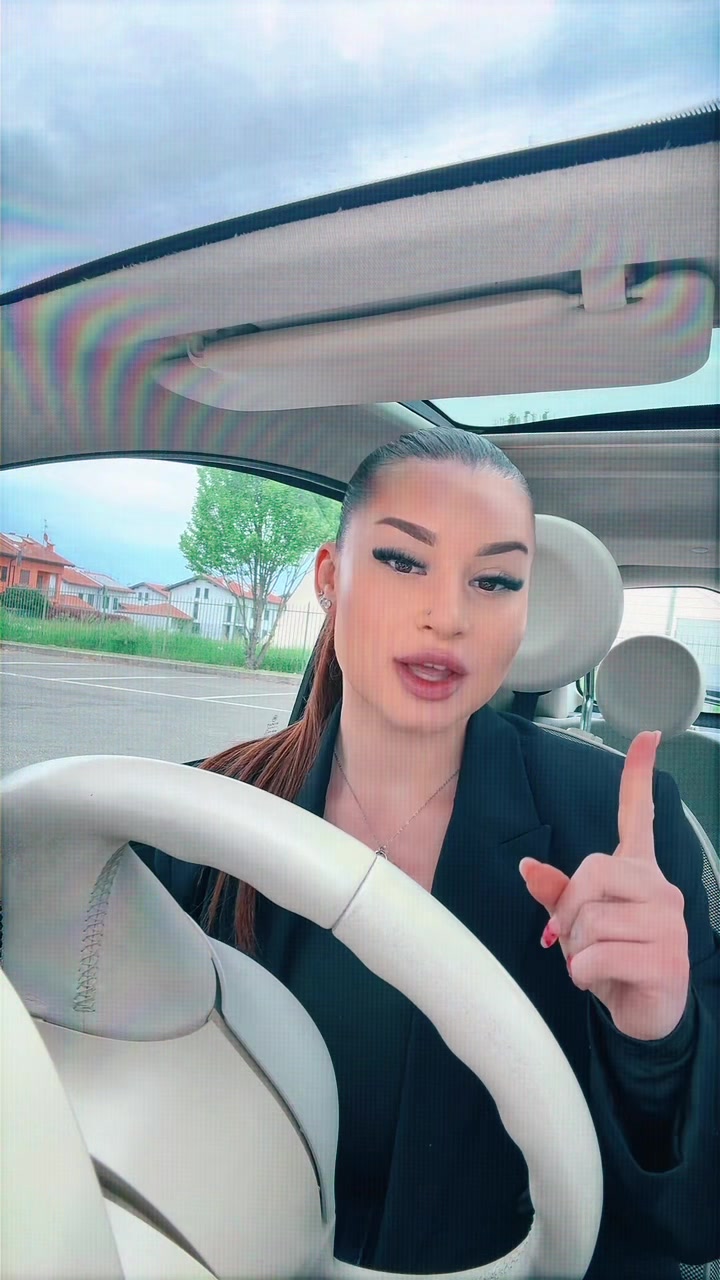 @nicolemartinelli