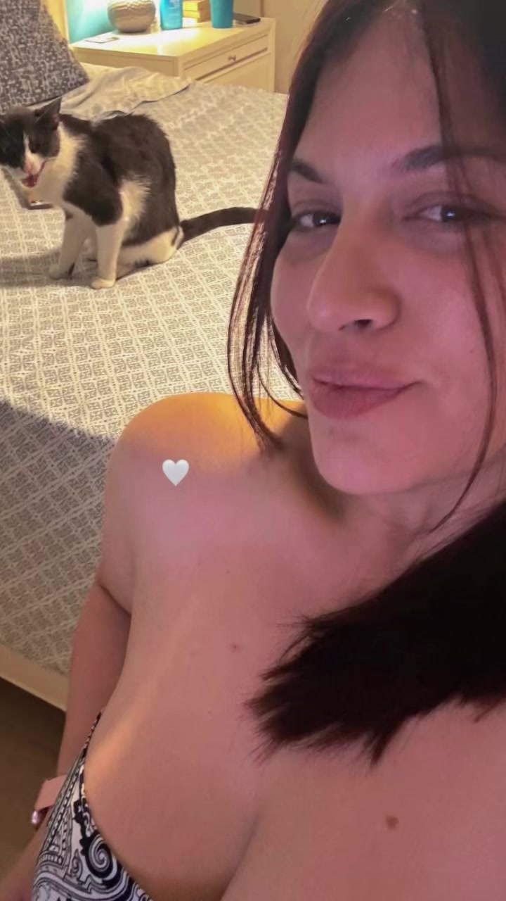 @nicoledimolina