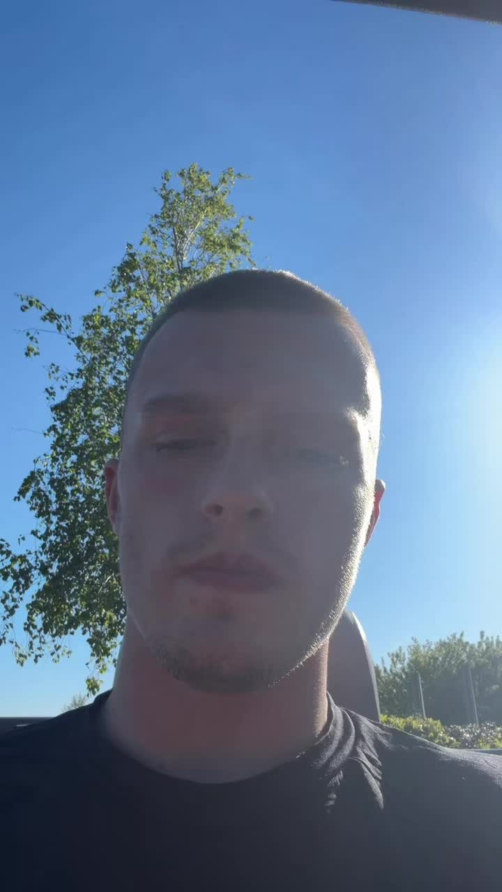 @Alex Uses Ai