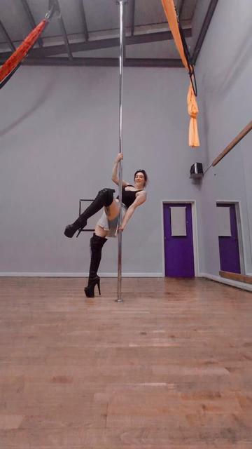 @CourtneyAnneAerial