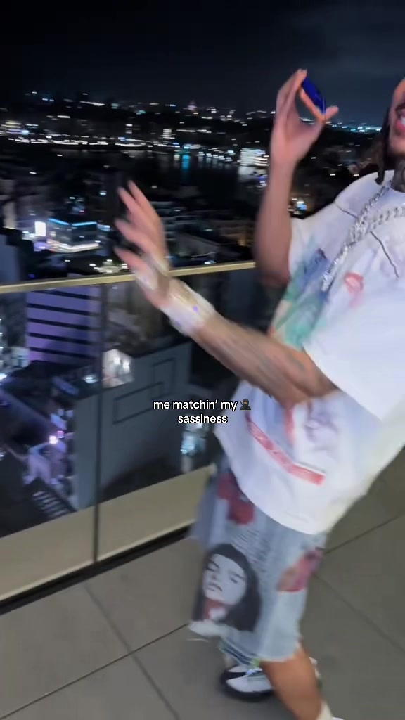 @💫