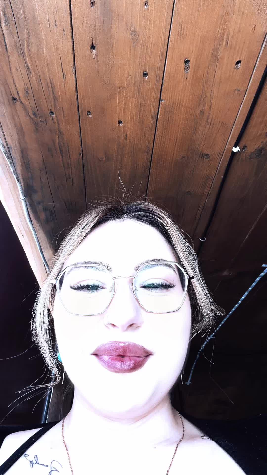 @Laura_23