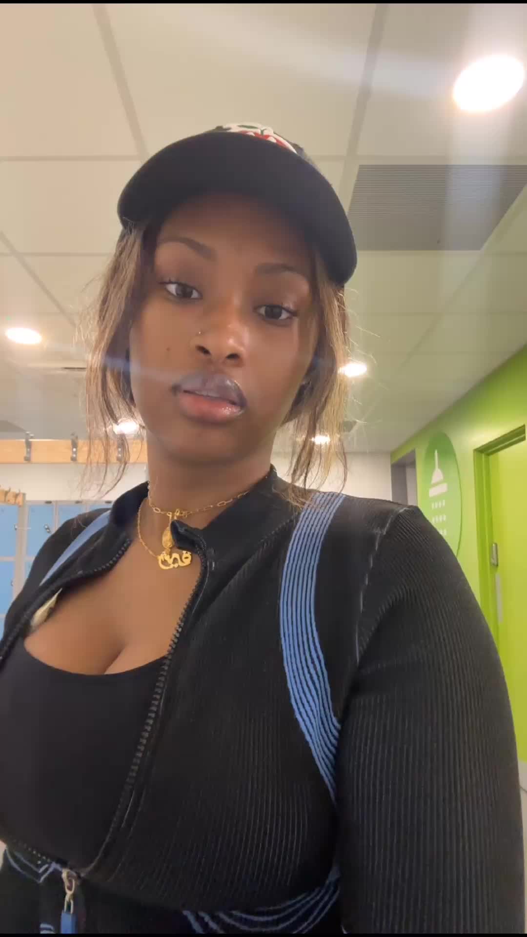 @Amira 🥀