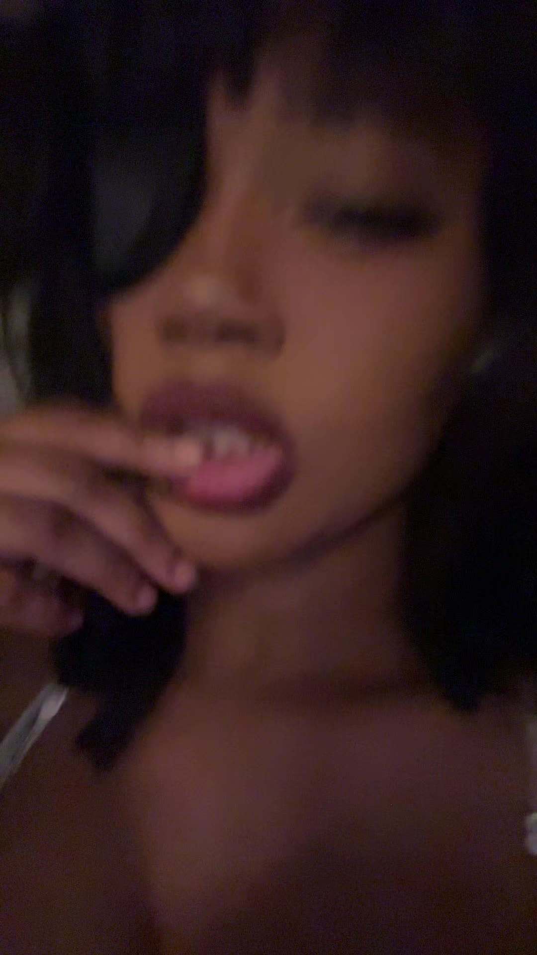 @🐇