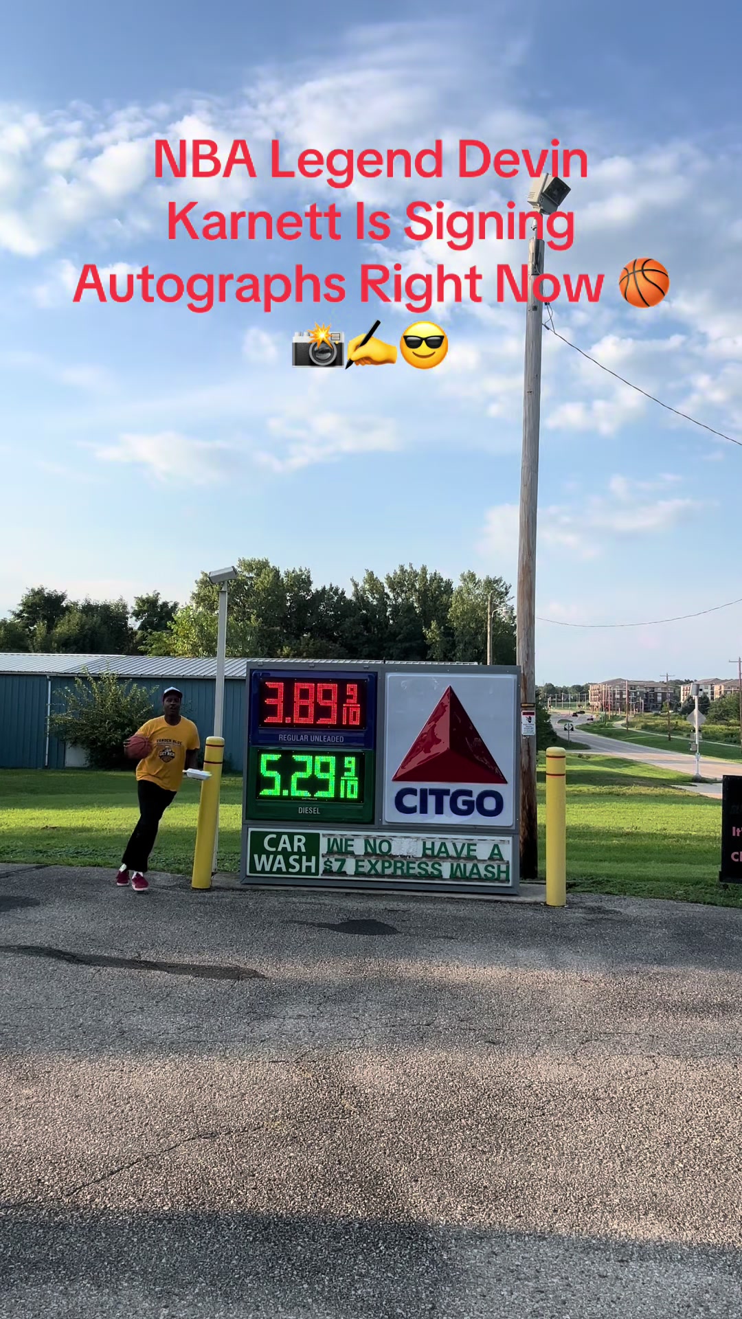 @🏀📸✍️😎