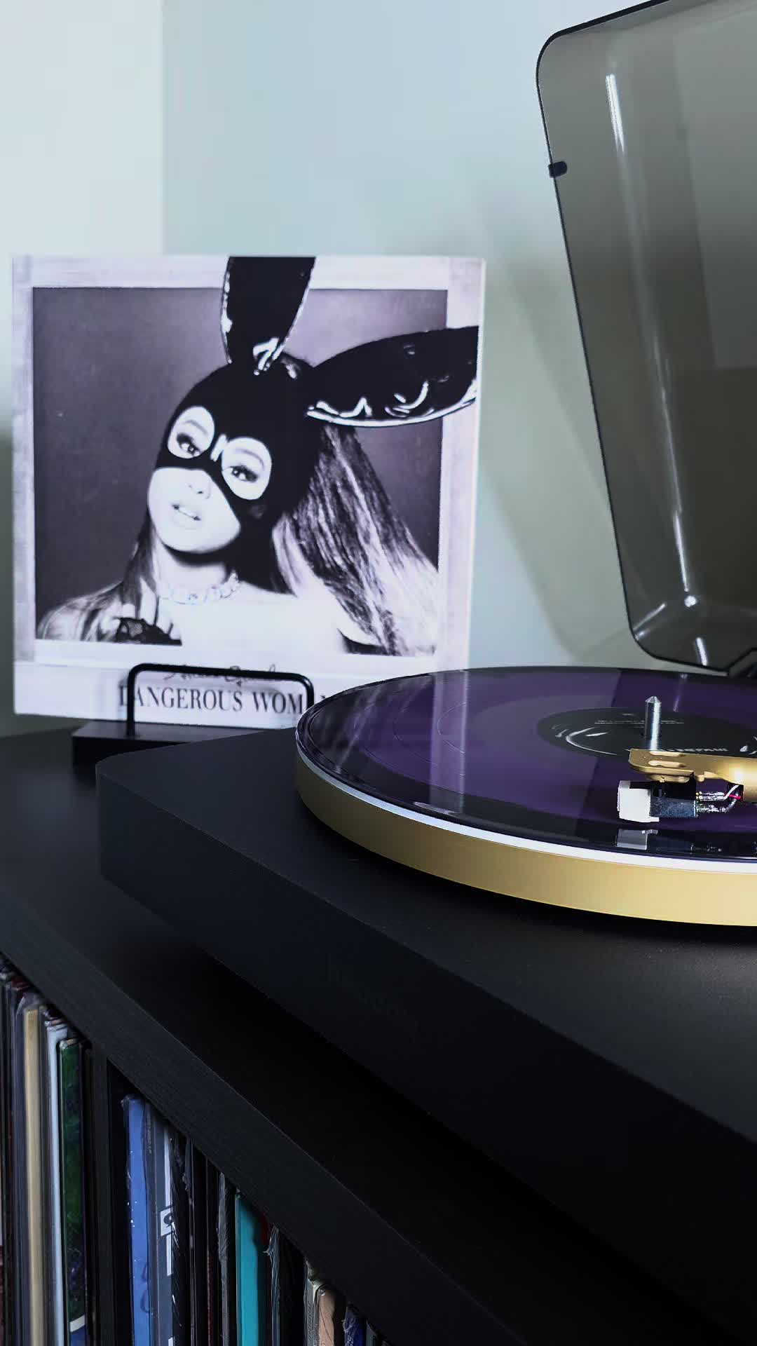 @BANKS โ VINYL