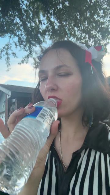 @Julli🥰