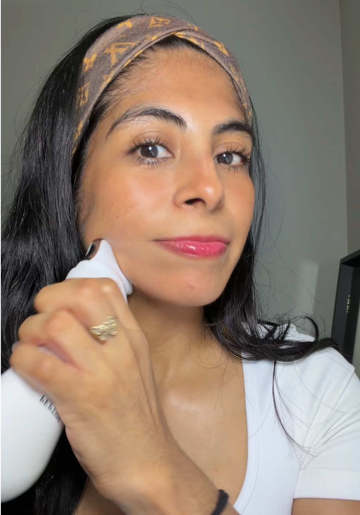 @Zurisadai