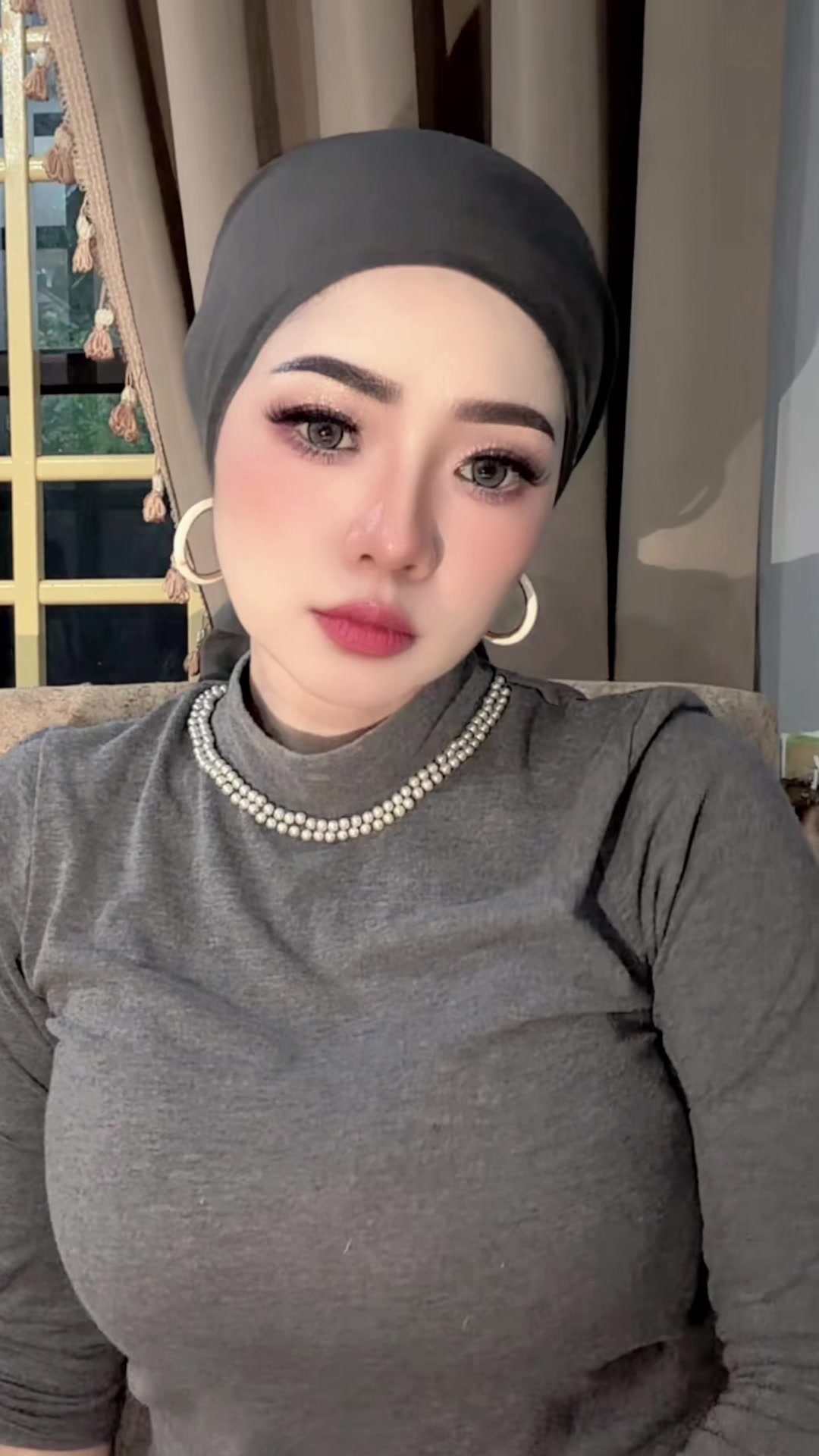 @MiaEmylia