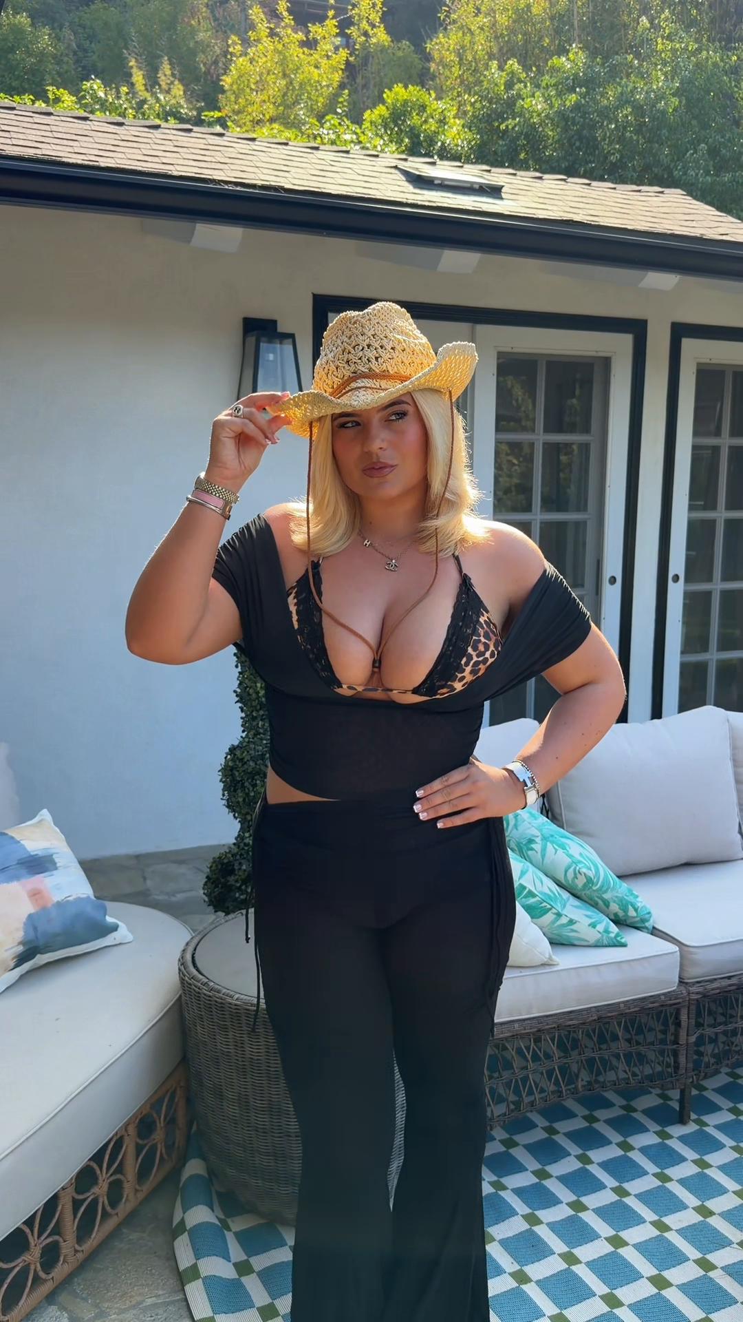 @Apollonia Llewellyn