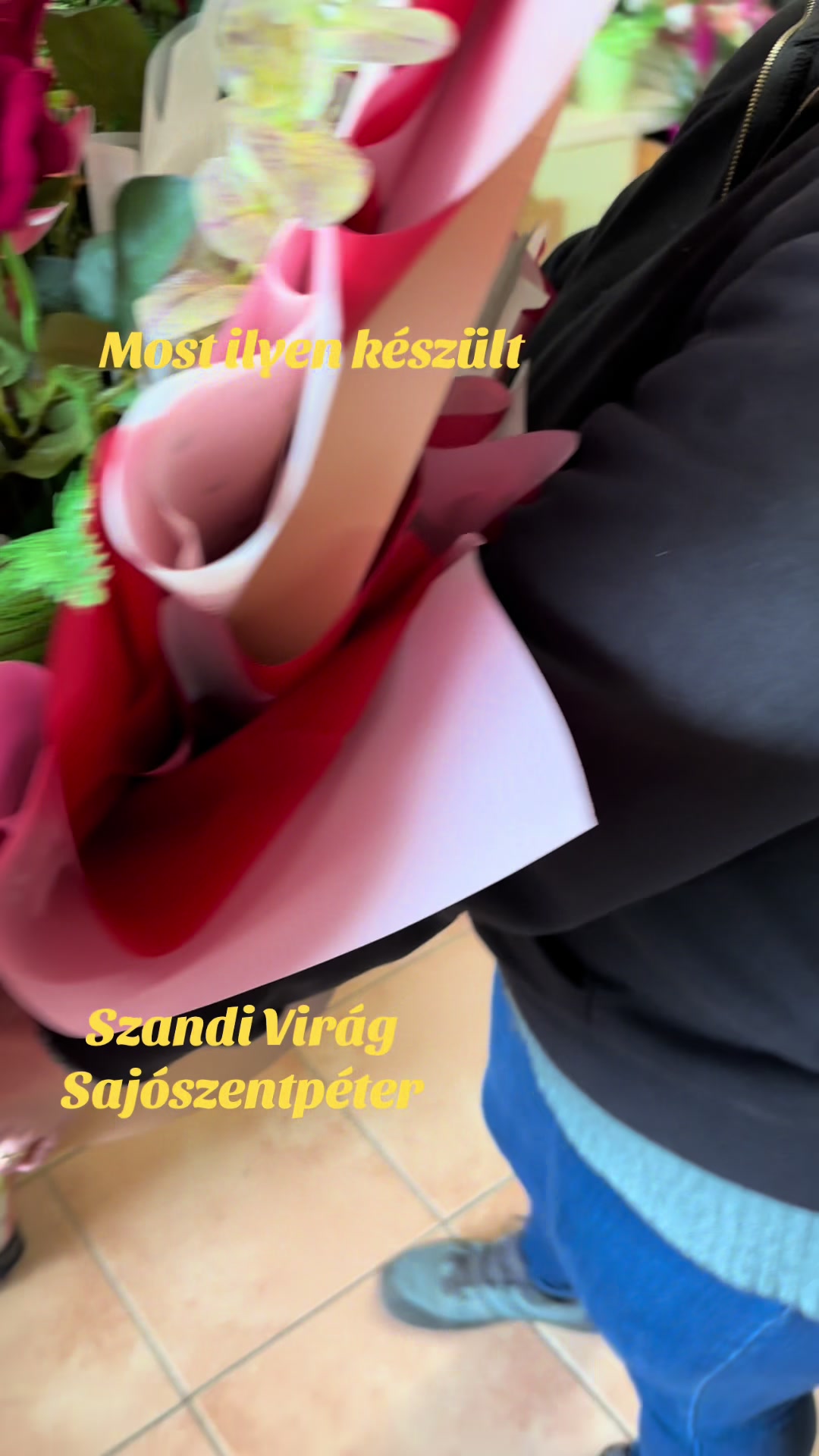 @SzandiVir&aacute;g