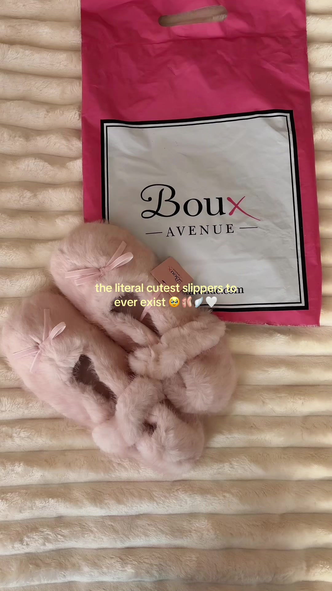 @𝐂𝐡𝐥𝐨🤍🎀