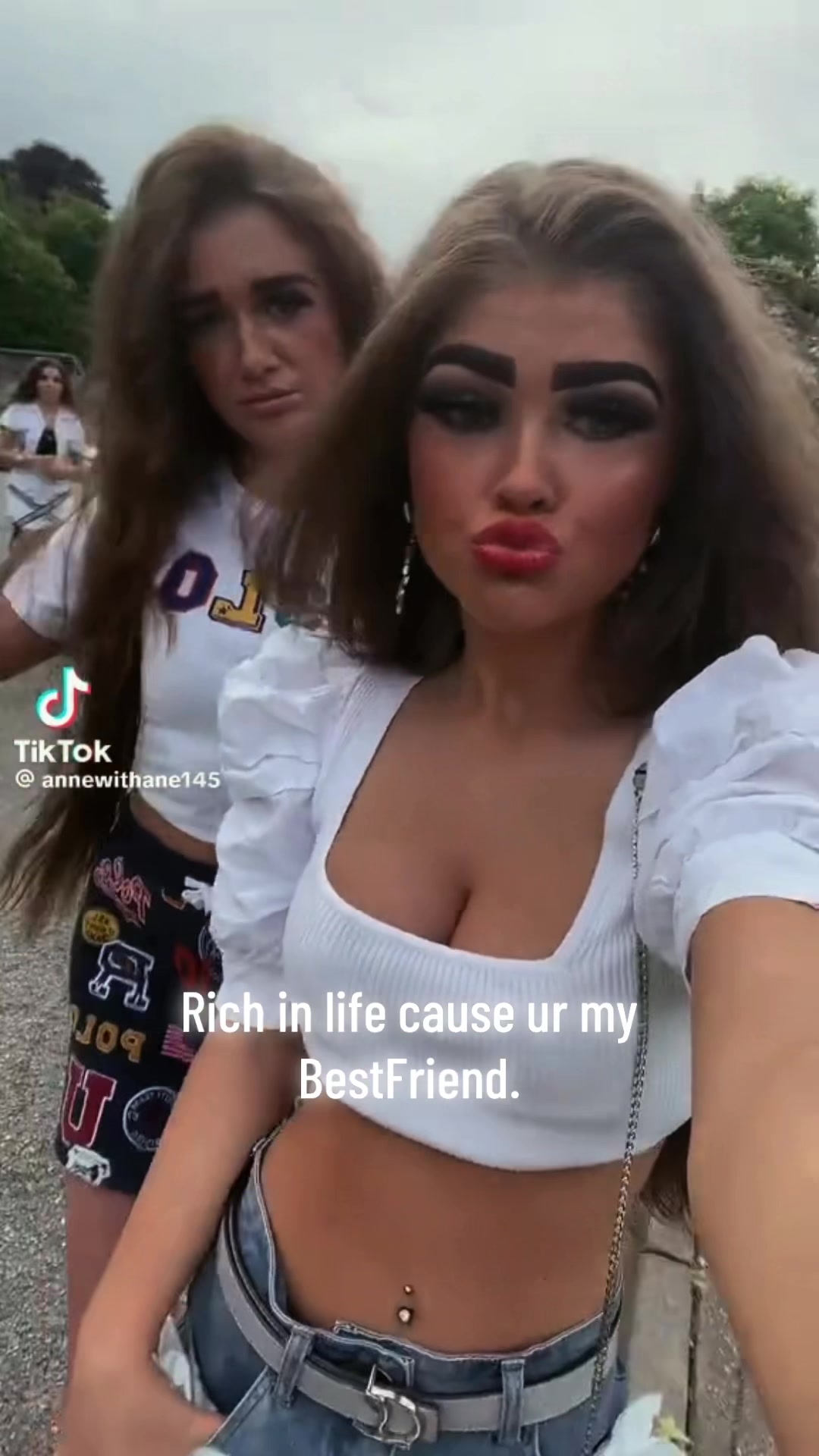 @~J~
