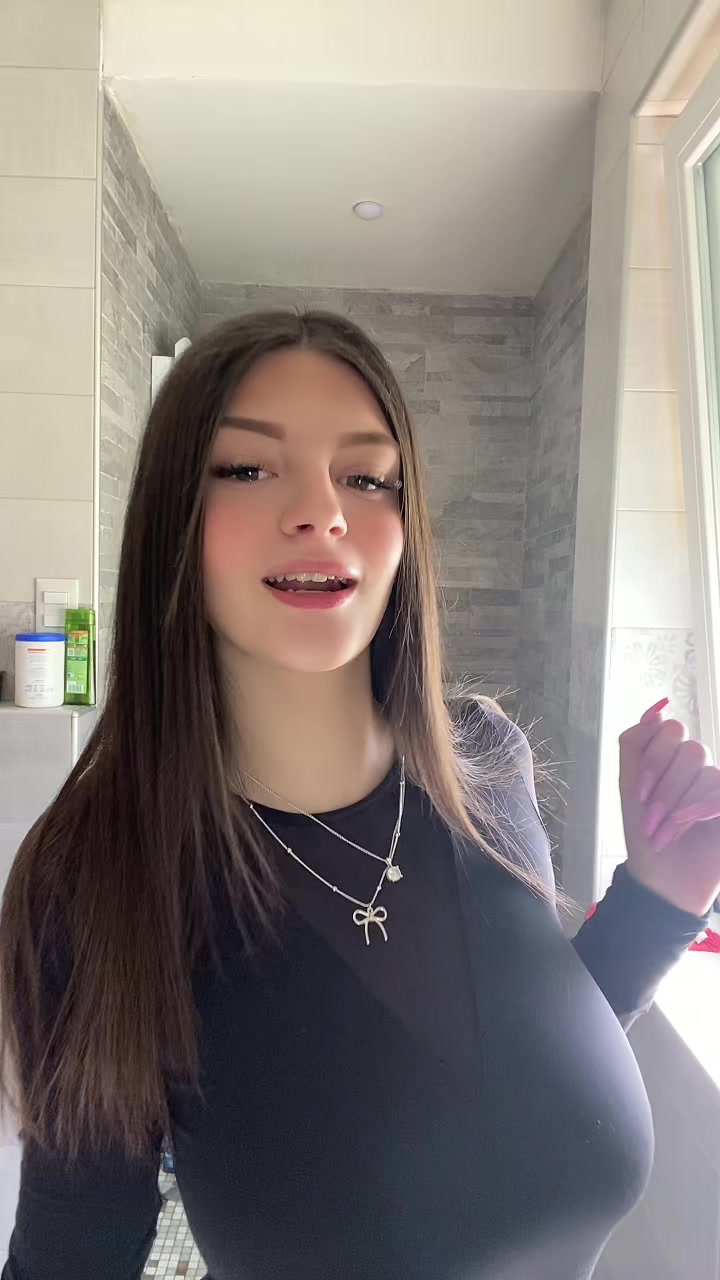 @Nicole🎀