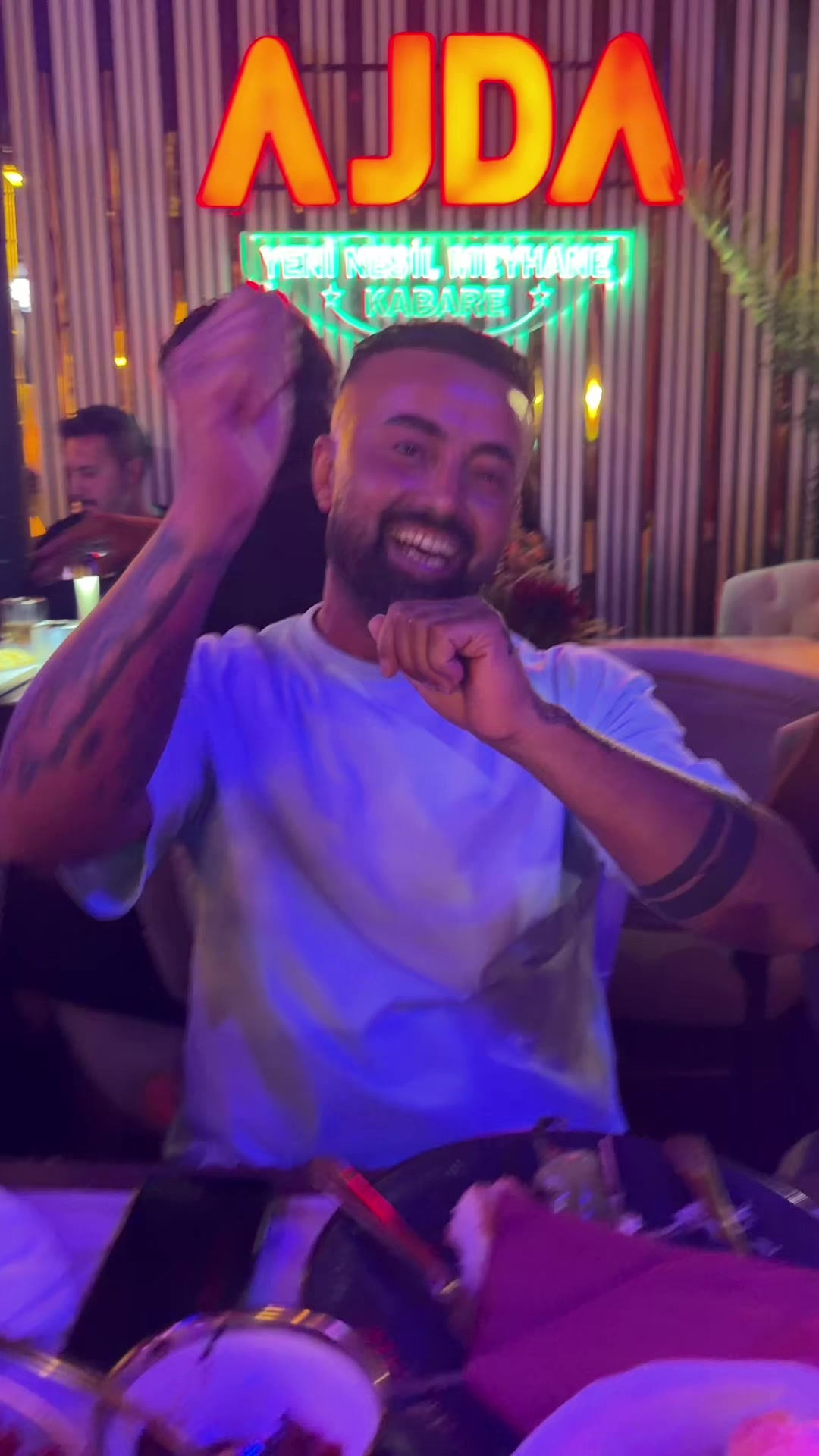 @Menekse Müldür ރ