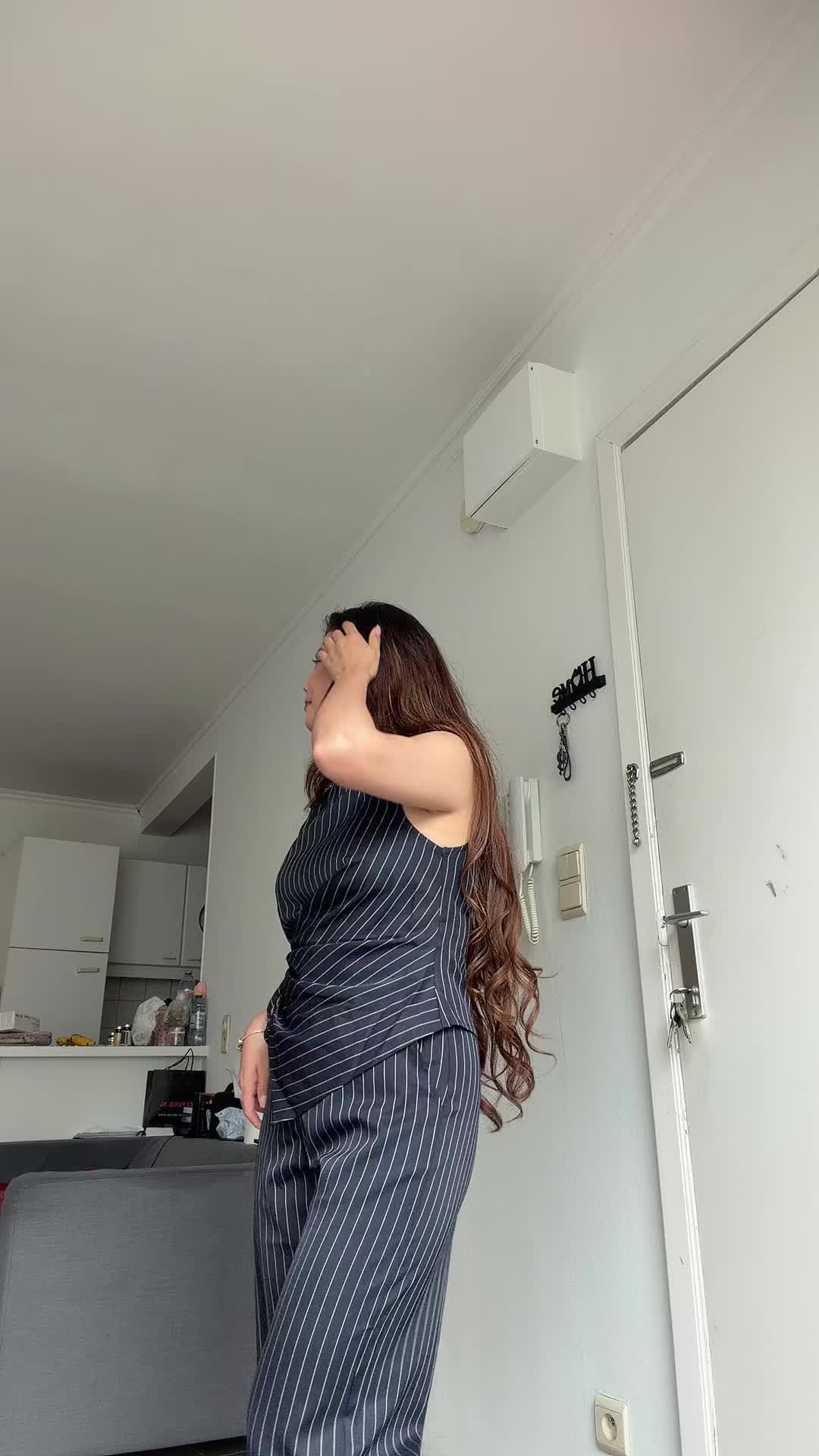 @Bella
