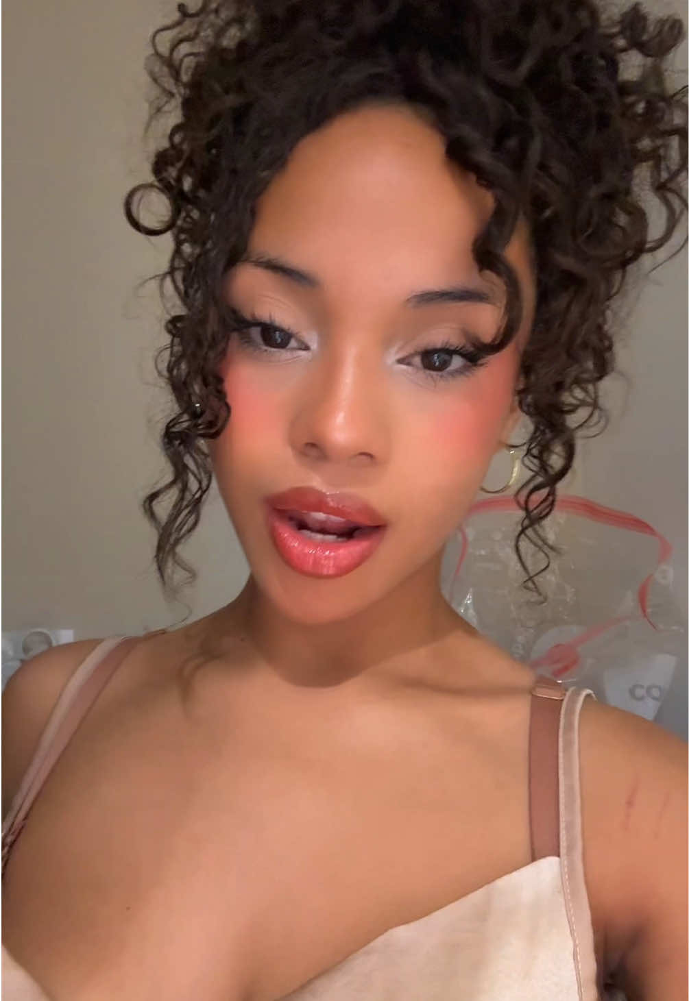 @ℳ𝒶ℯ̈𝓁ℯℯ𝓃 🌺