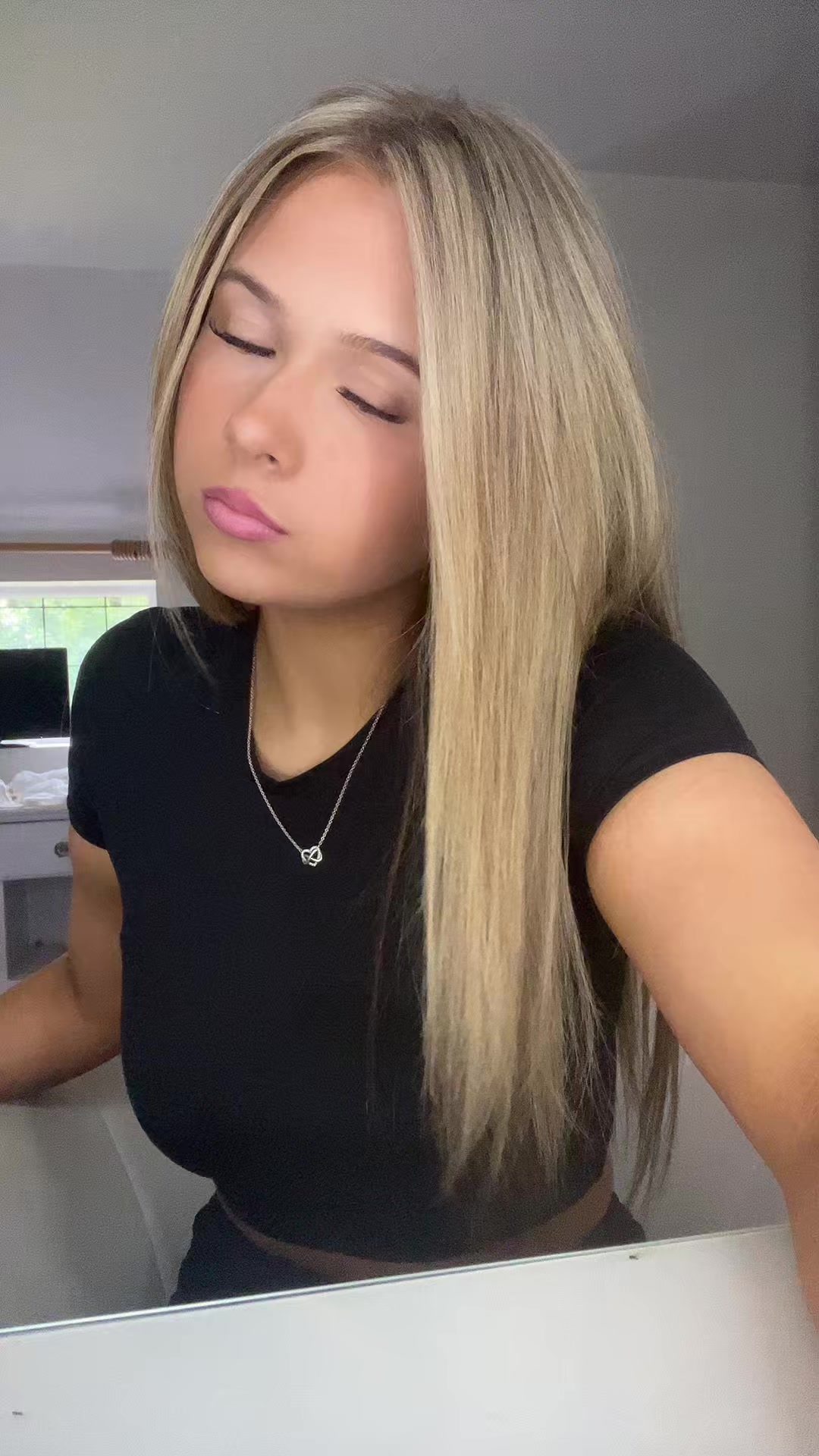 @𝐞𝐥𝐥𝐚 𝐩𝐞𝐚𝐫𝐥🤍