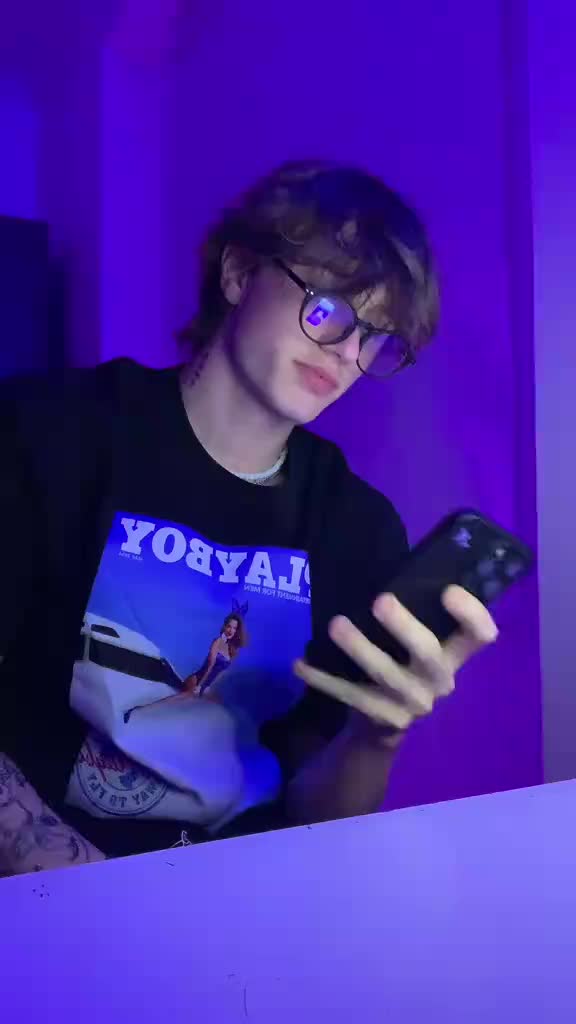 @Cody😶&zwj;🌫️