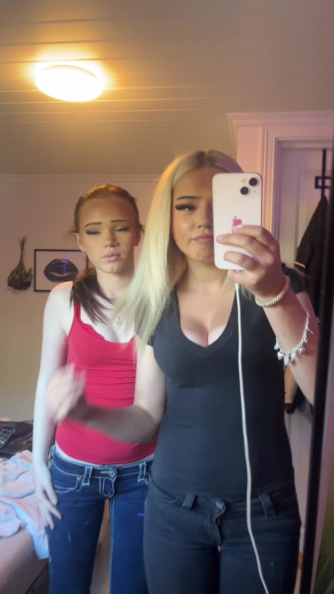 @🐇