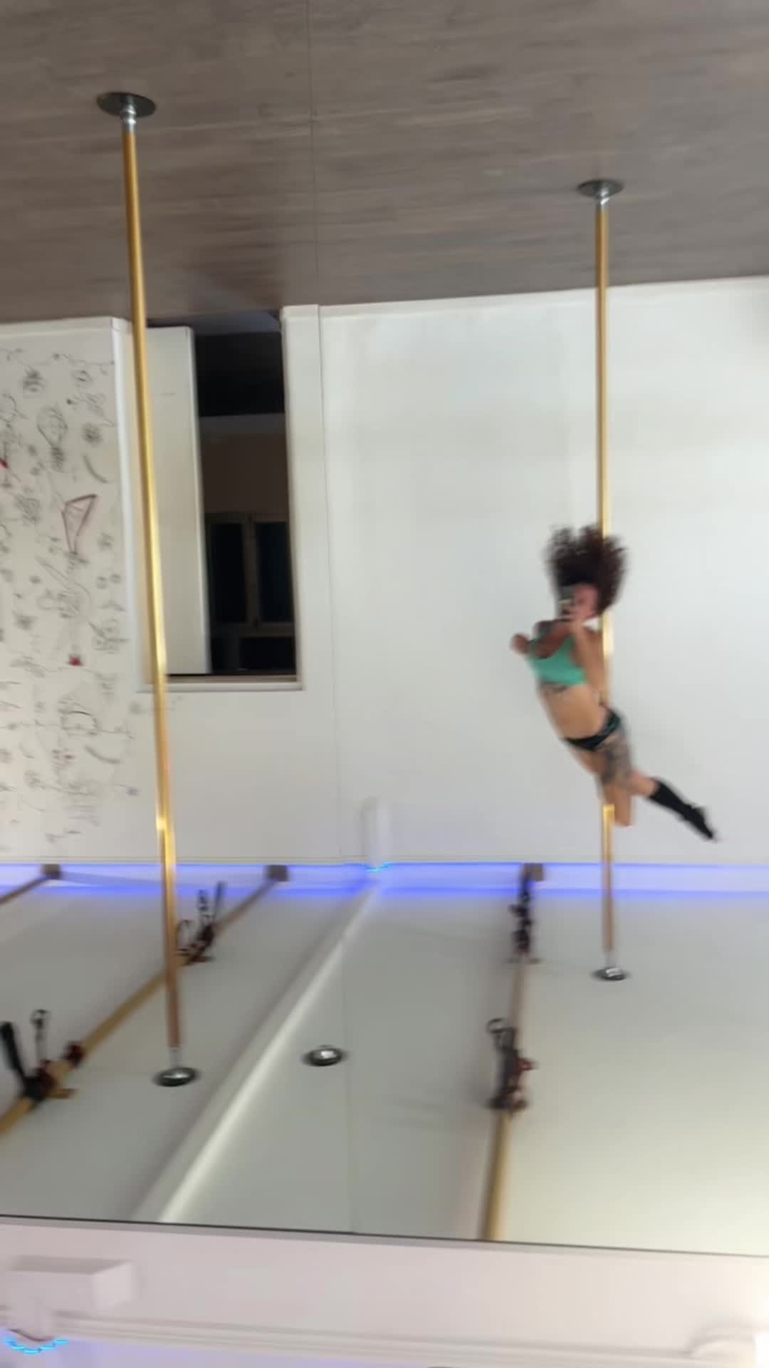 @Esmeralda_officiel