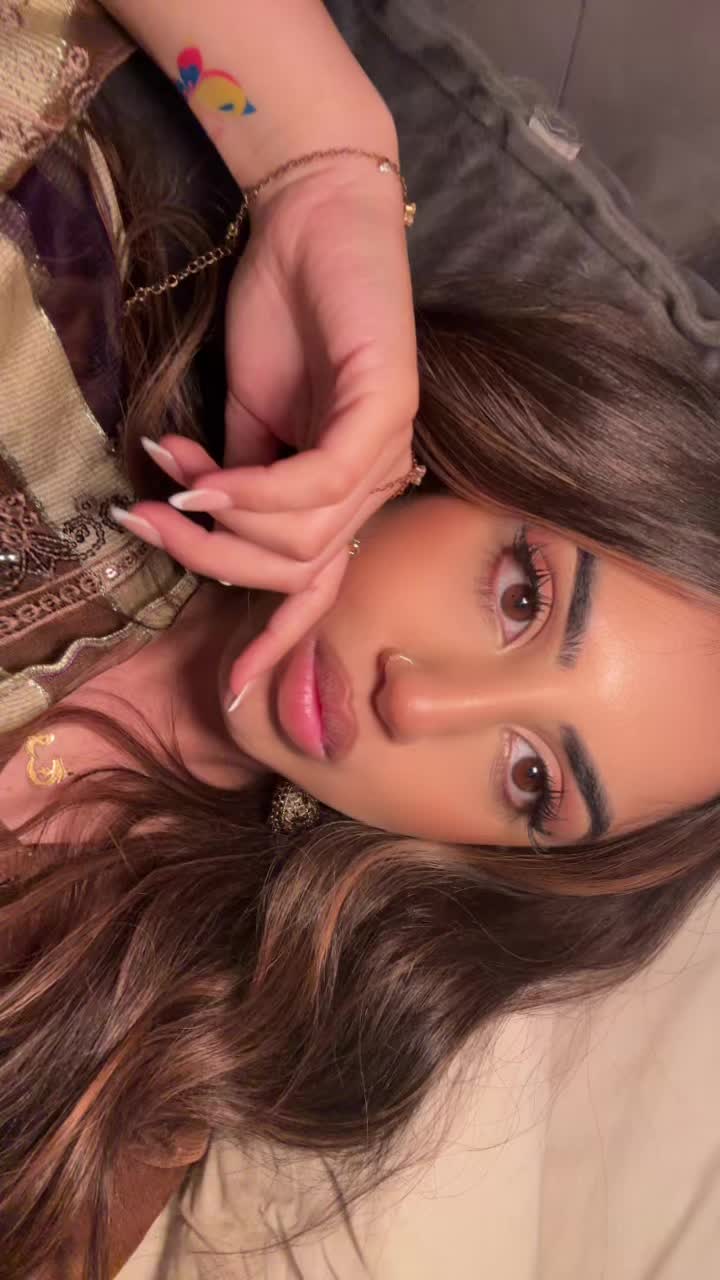 @arooj