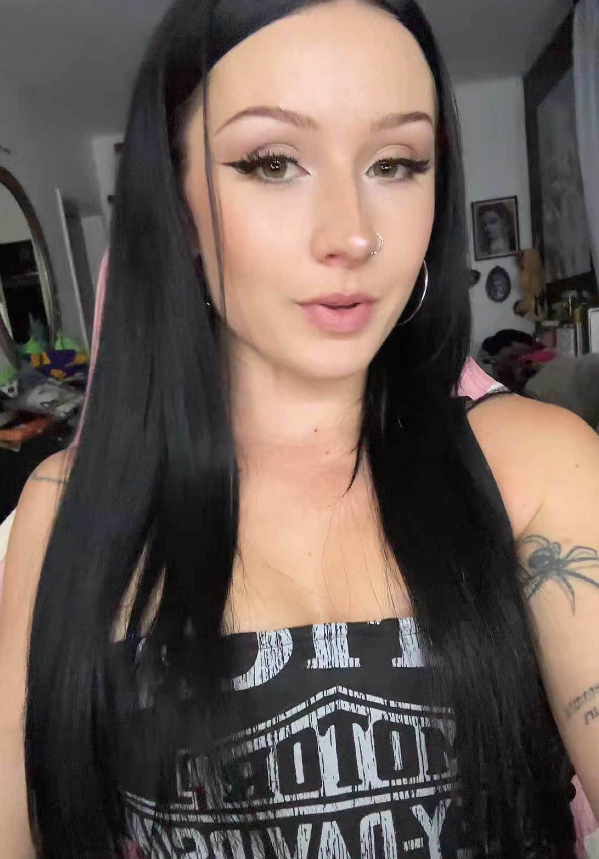 @justcharlyy_