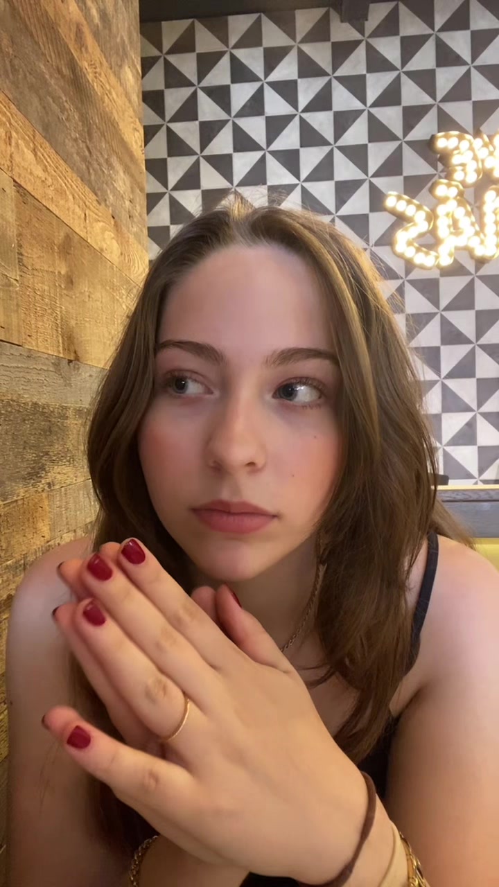 @ollywho_