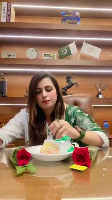 @شیرنی🦁