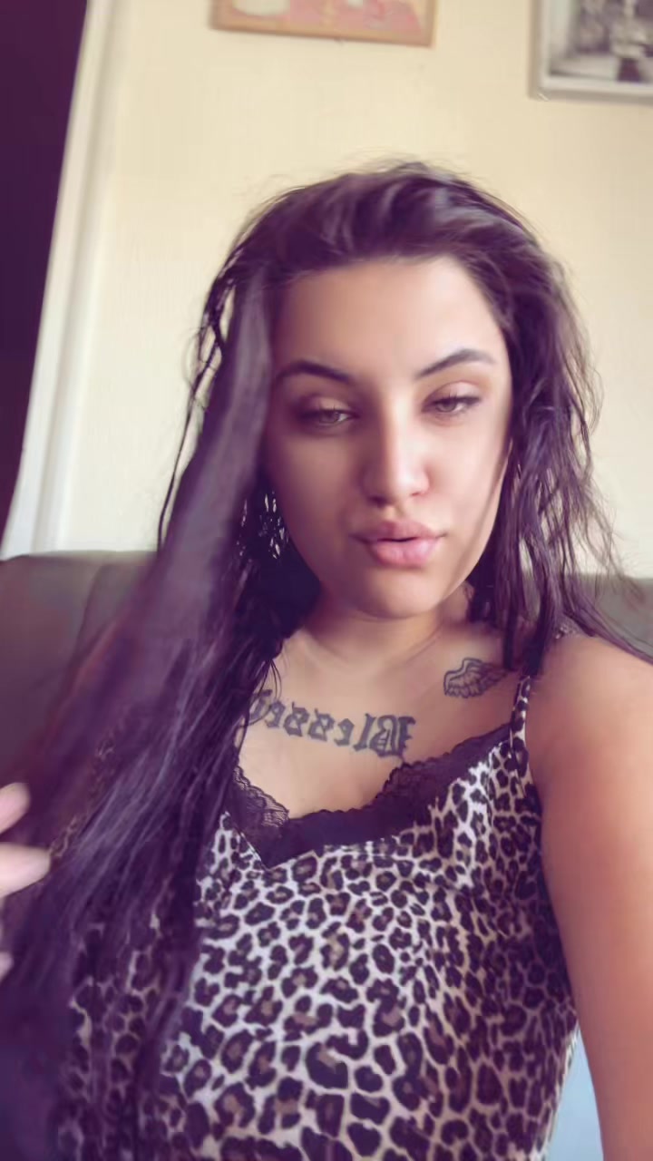 @𝓐𝓷𝓪𝓪𝓪🐳.