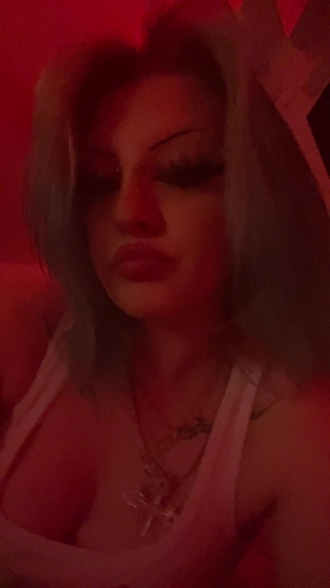 @Ellie_xox