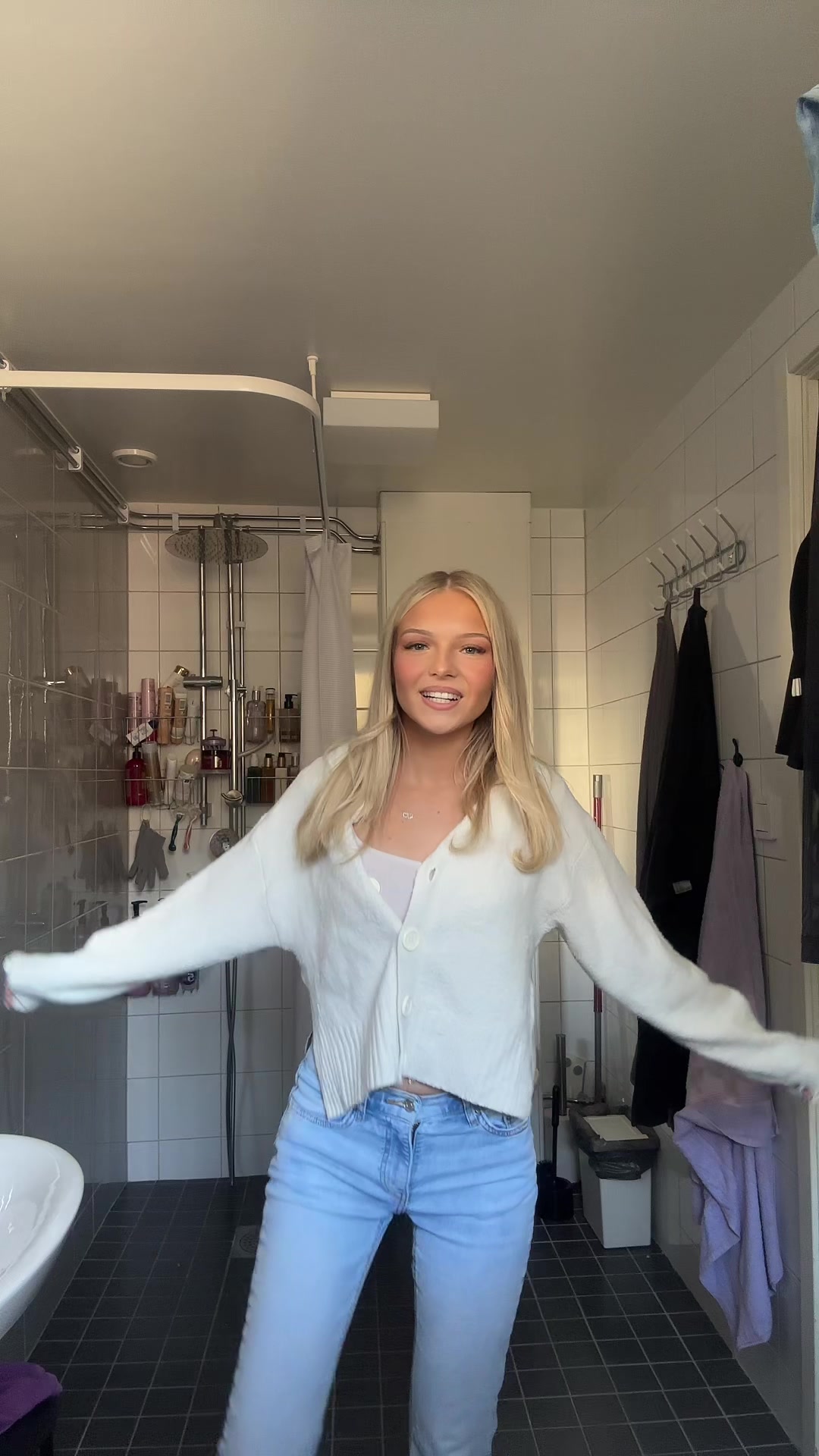 @Elina
