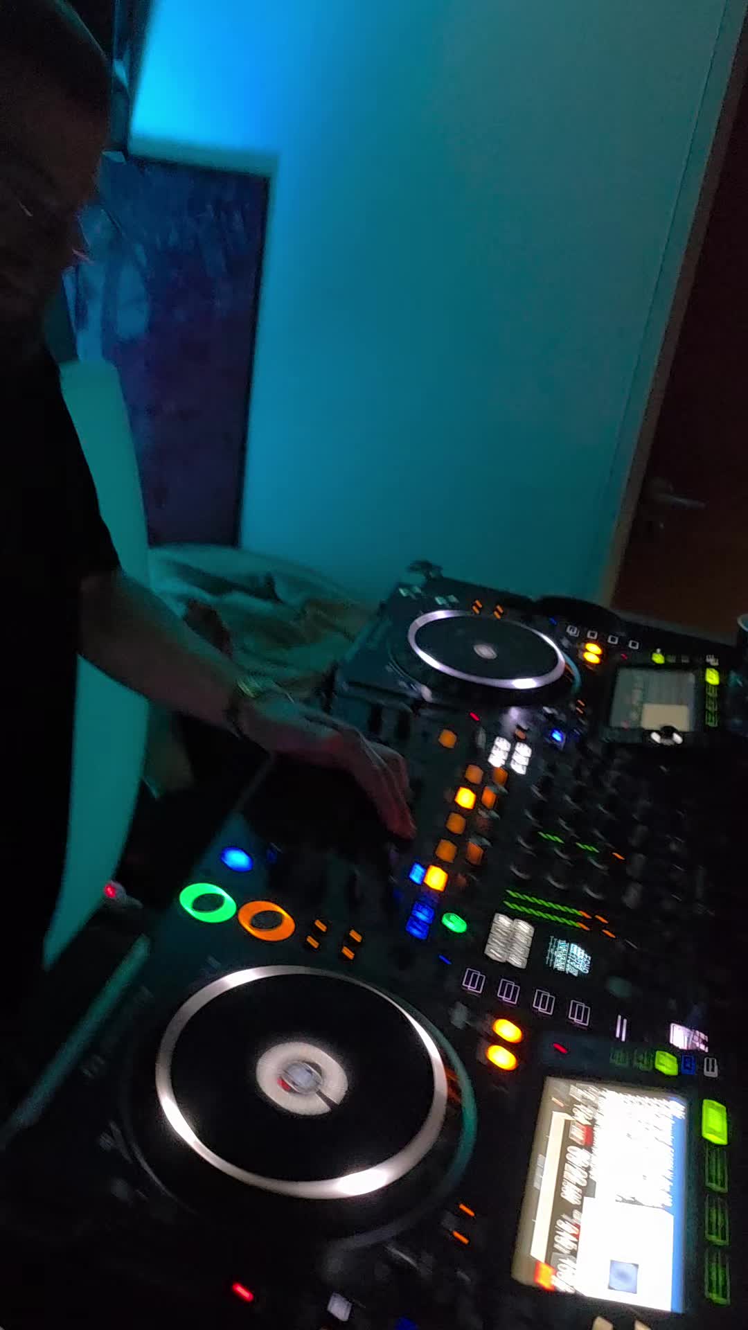 @DJ Releto