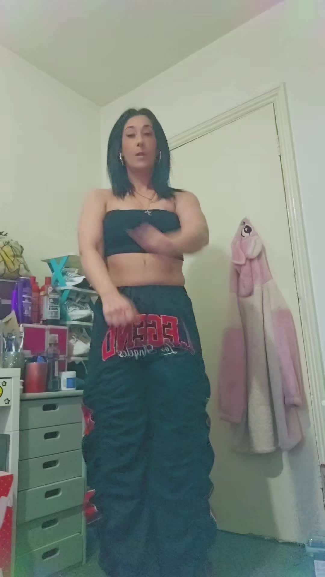 @Nikkinoodles🫦