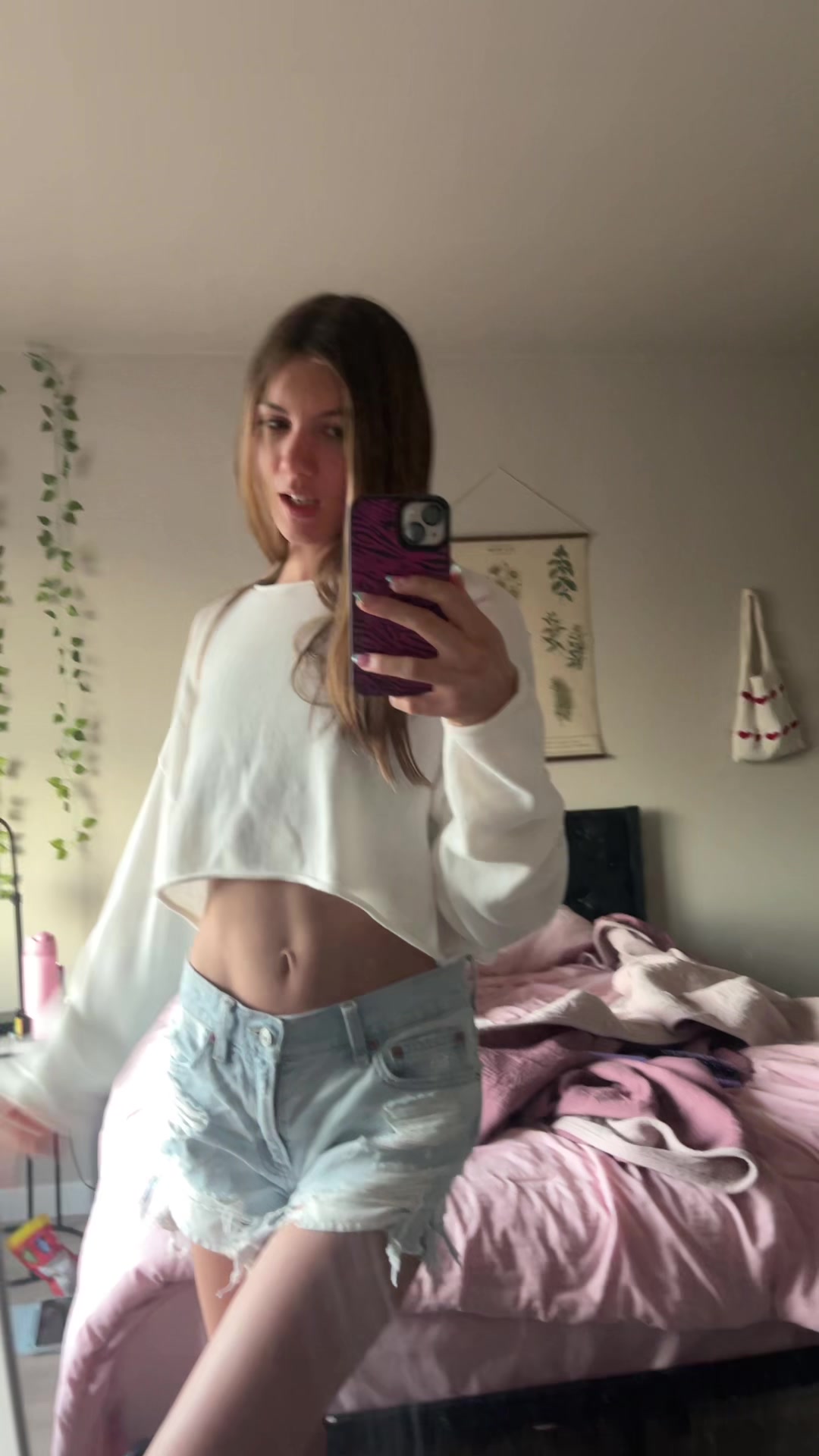 @theleahmae