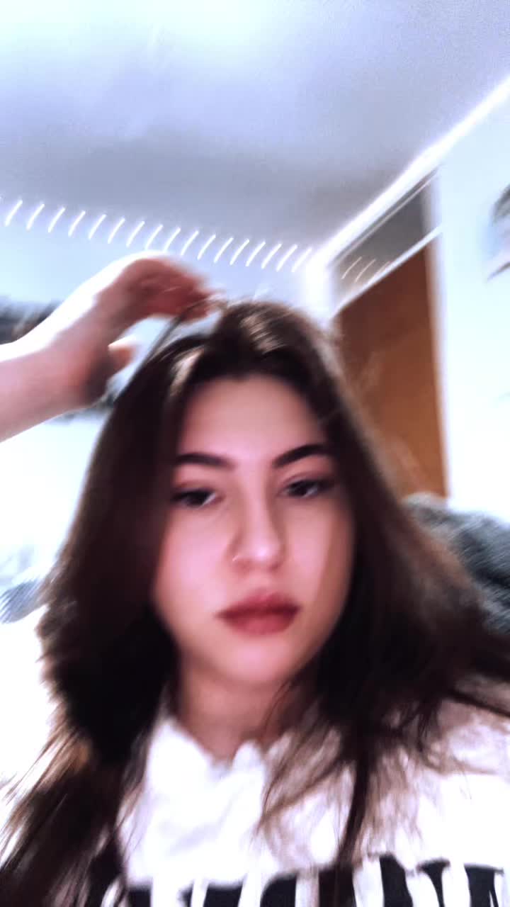 @Laura_23