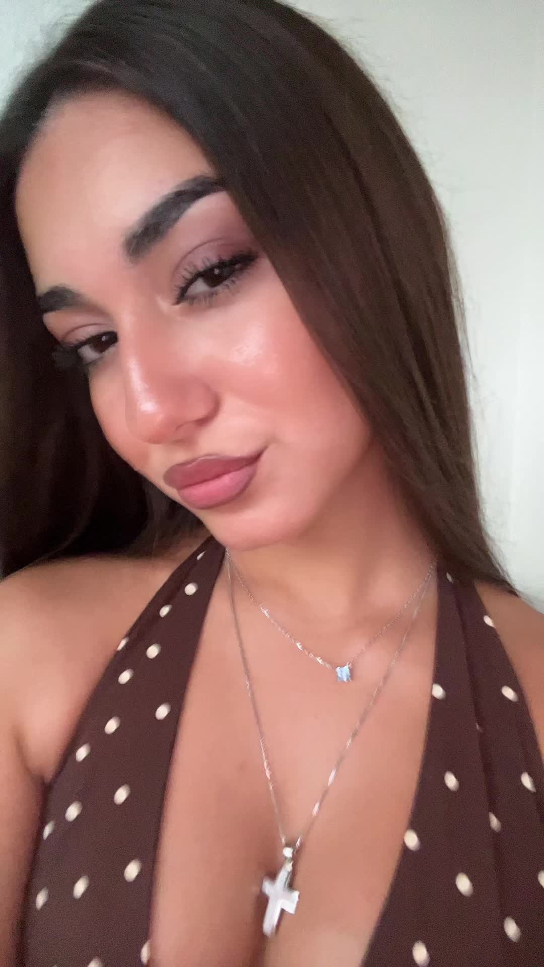 @Angiee