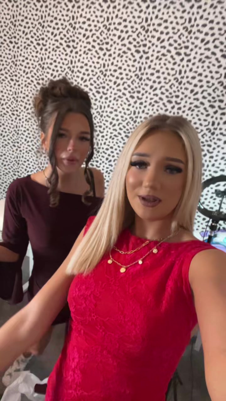 @Sophia